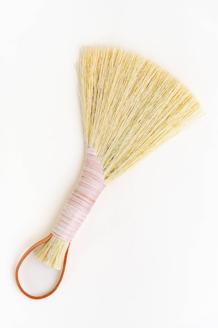 Wing Broom Pink