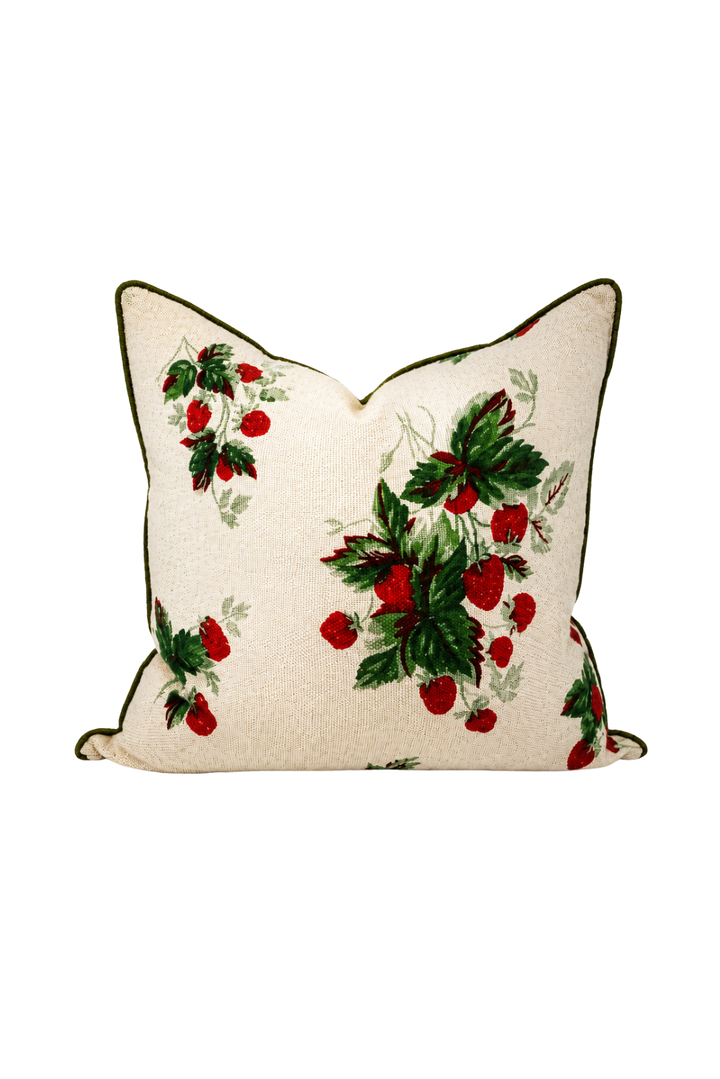 Pillow Wabi Strawberries 20x20