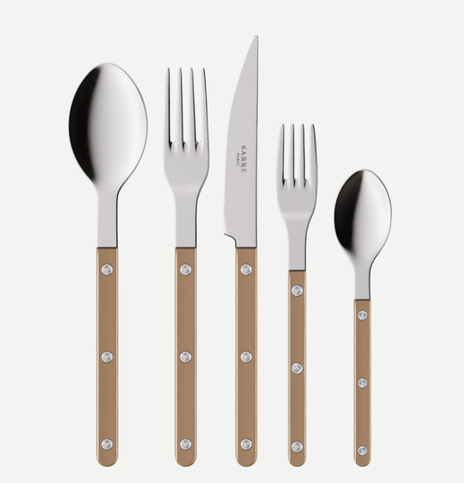 Bistro 5 Piece Place Setting Pearly in Caramel