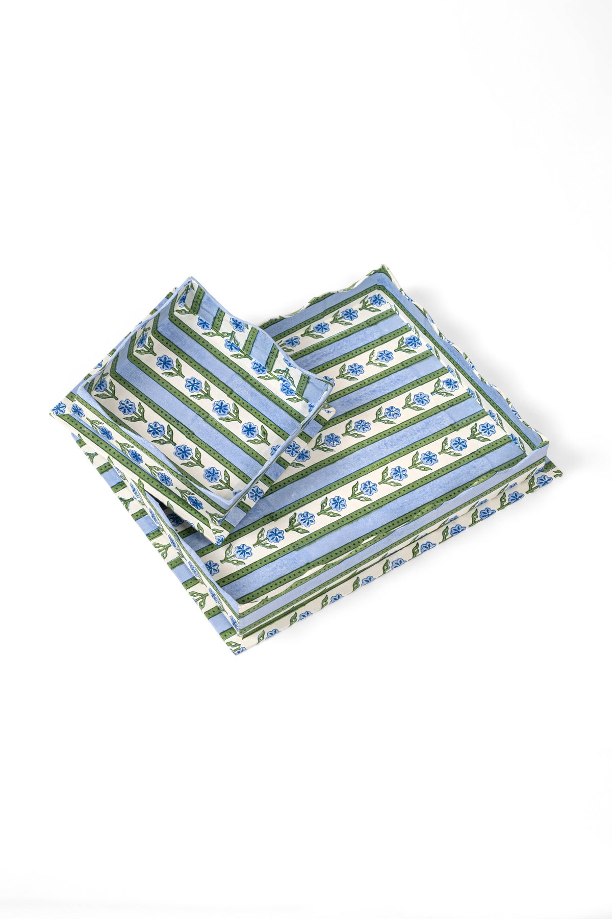 Nesting Scalloped Cottage Garden Blockprint Trays in Blue: Blue / Set of 2 Nesting Trays