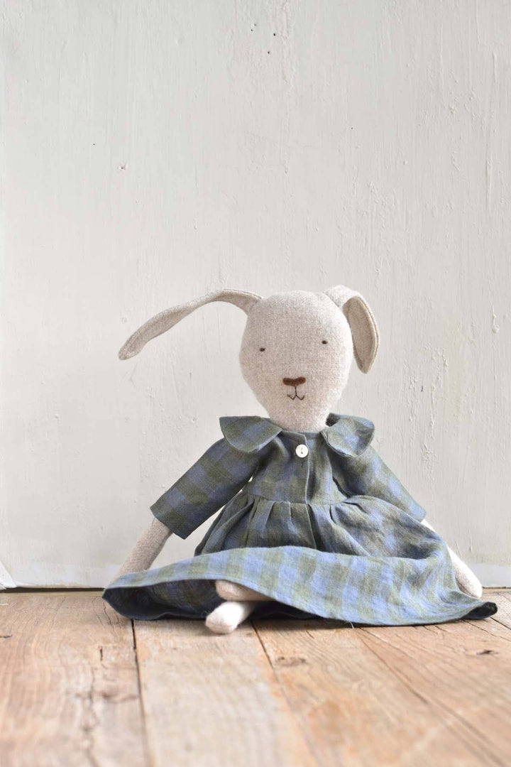 Ruthie – Rabbit in Field Plaid Linen Dress