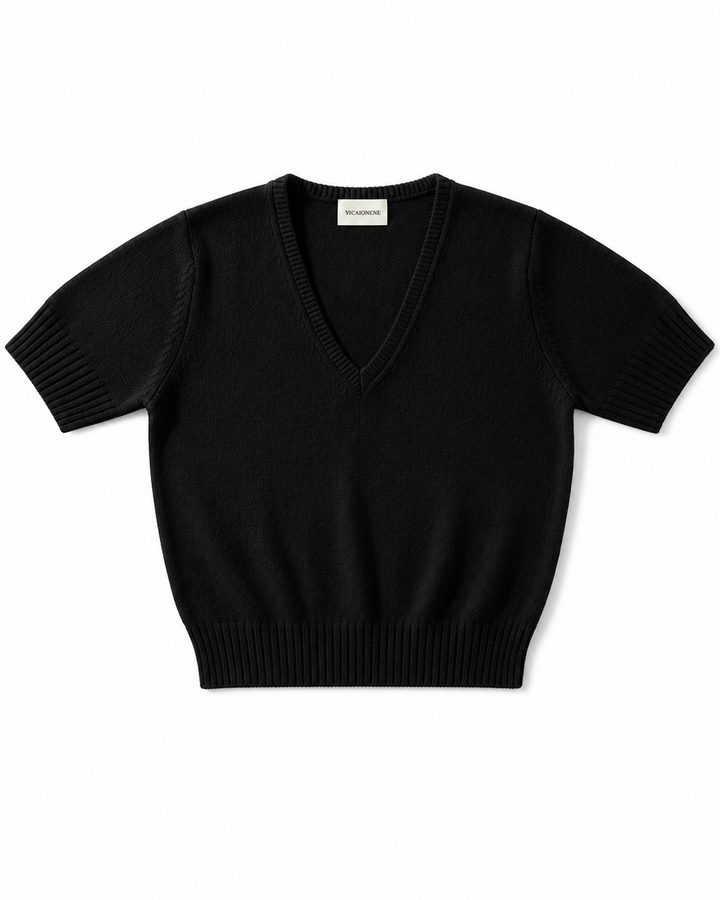 Eira V-Neck in Black