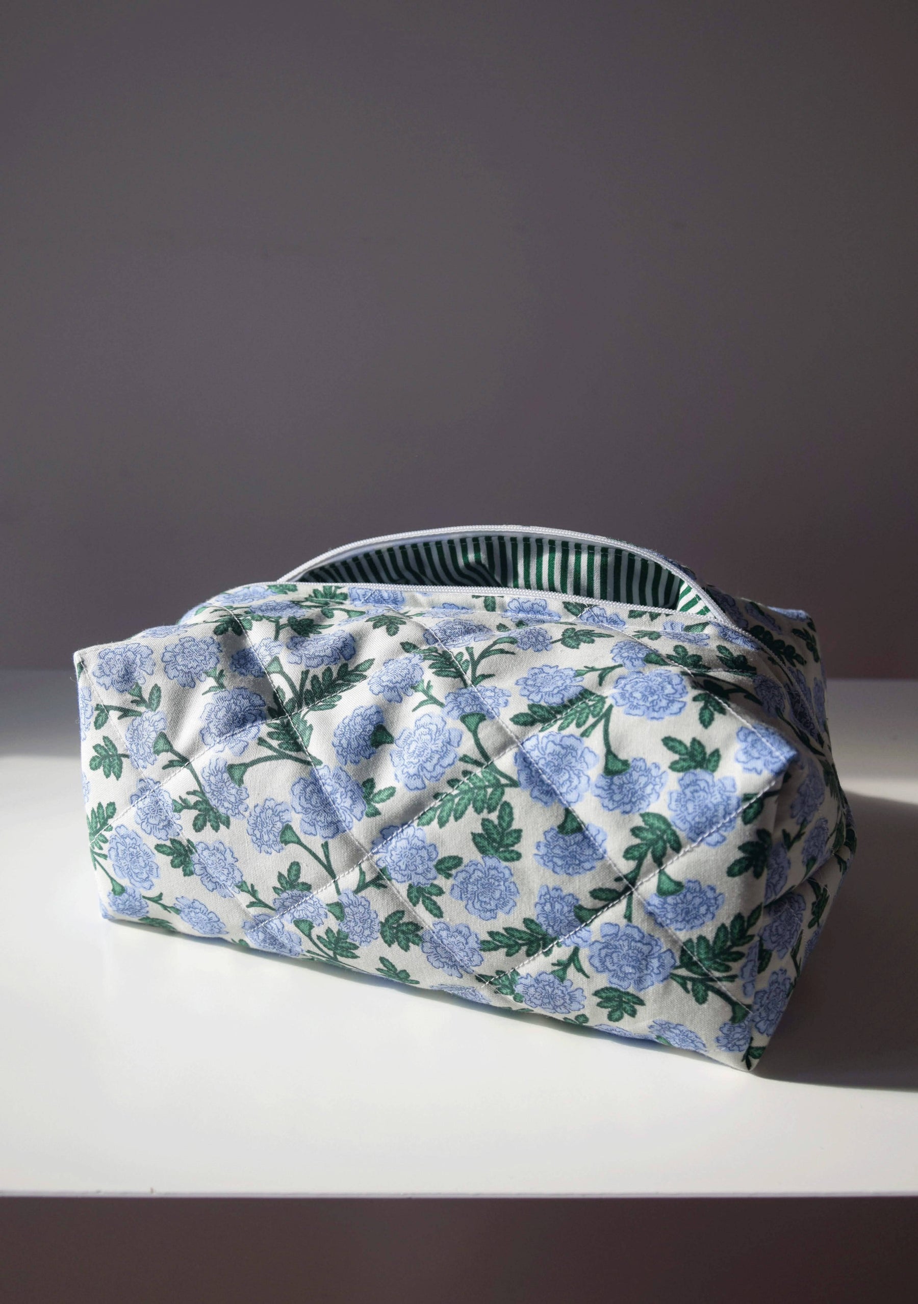 Dianthus Cosmetic Bag Regular