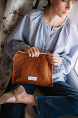 Toiletry Bag in Caramel Brown