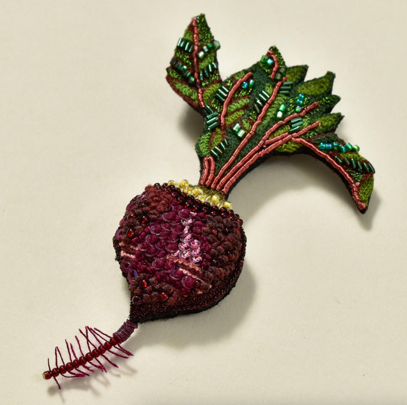 Brooch Beet