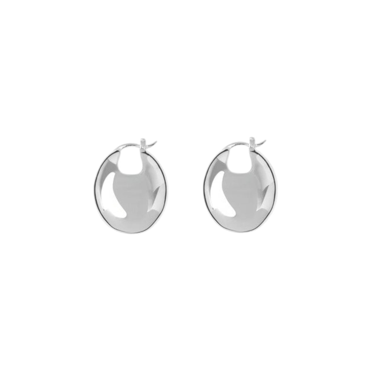 The Tiny Finch Erin earrings in polished 925 sterling silver with a rounded, sculptural, and curved silhouette.